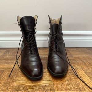 Brown-red heeled boots by La Vallee